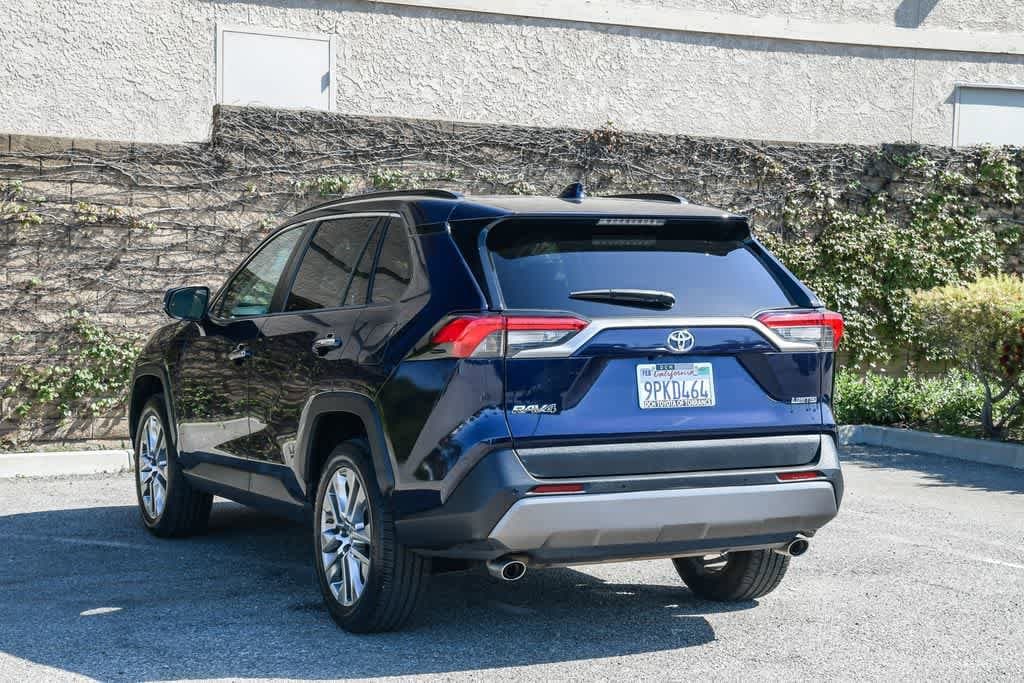 2019 Toyota RAV4 Limited photo 3