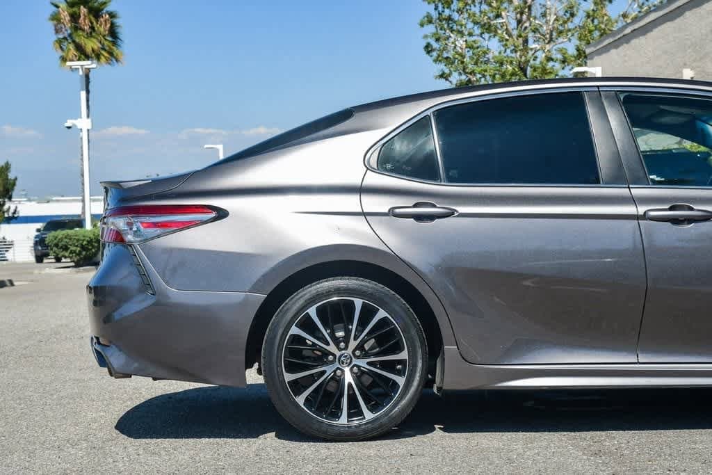 Thumbnail: 2018 Toyota Camry - 10