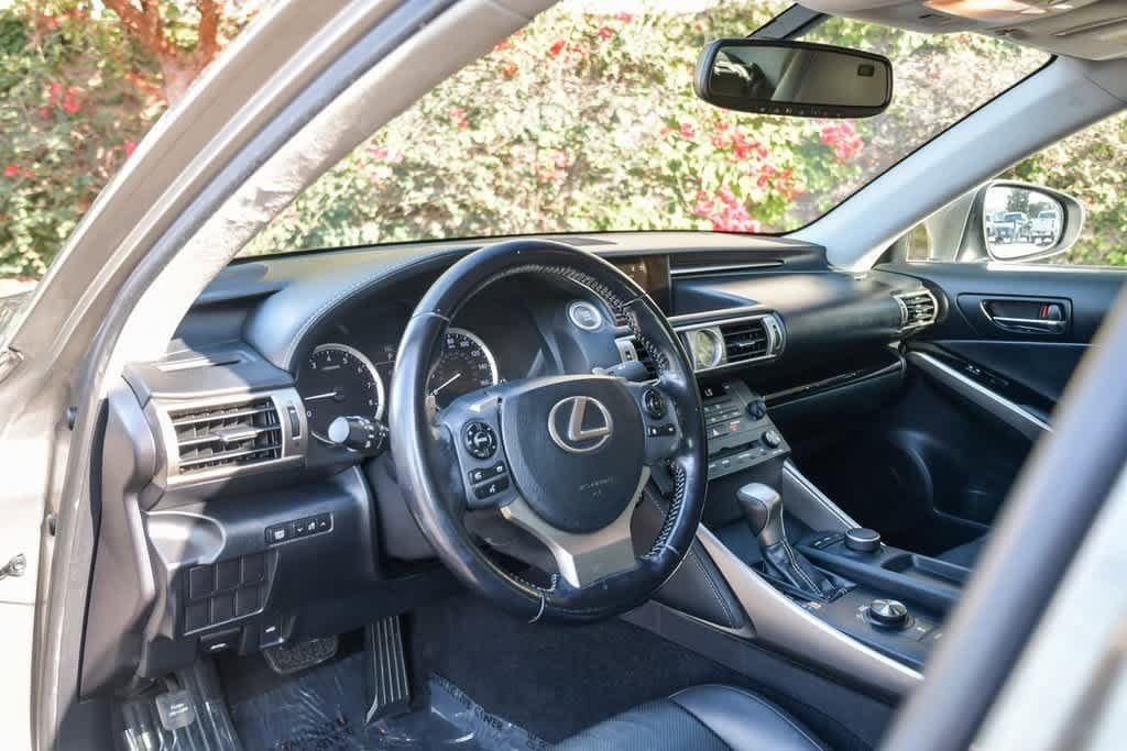 Thumbnail: 2016 Lexus IS - 28