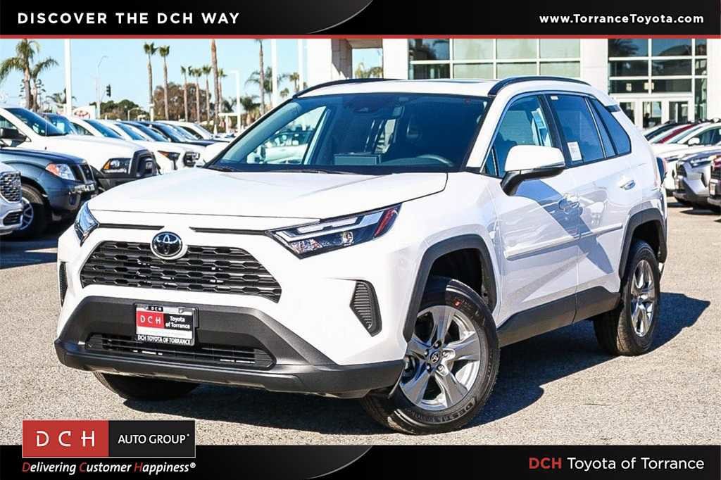 2025 Toyota RAV4 XLE's photo
