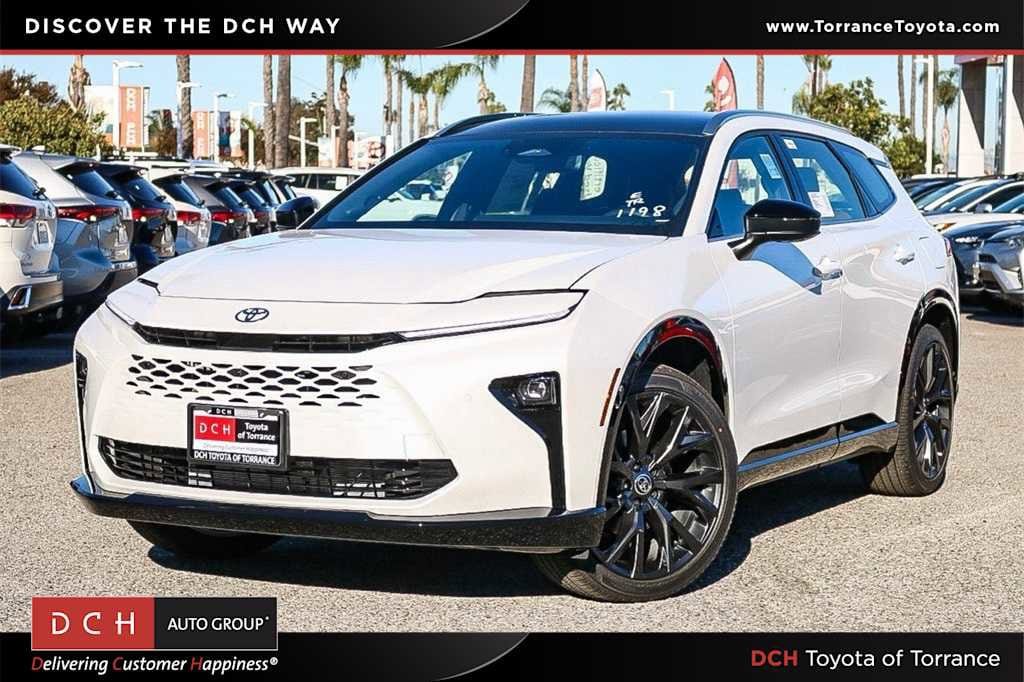 2025 Toyota Crown Signia Limited's photo