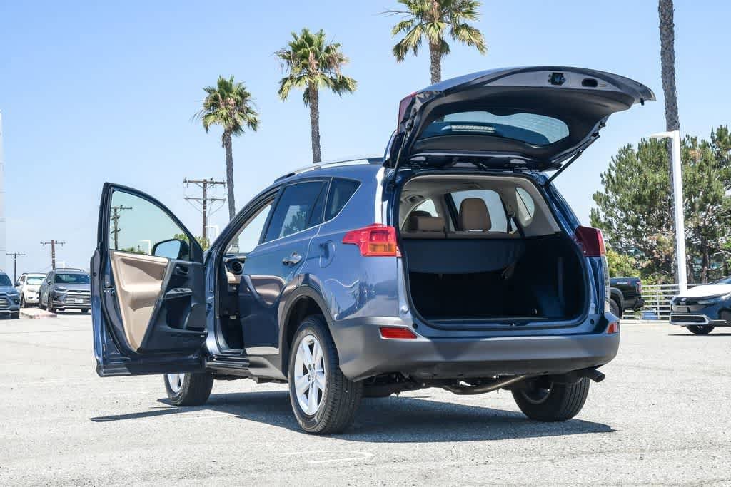 Thumbnail: 2013 Toyota RAV4 - 25