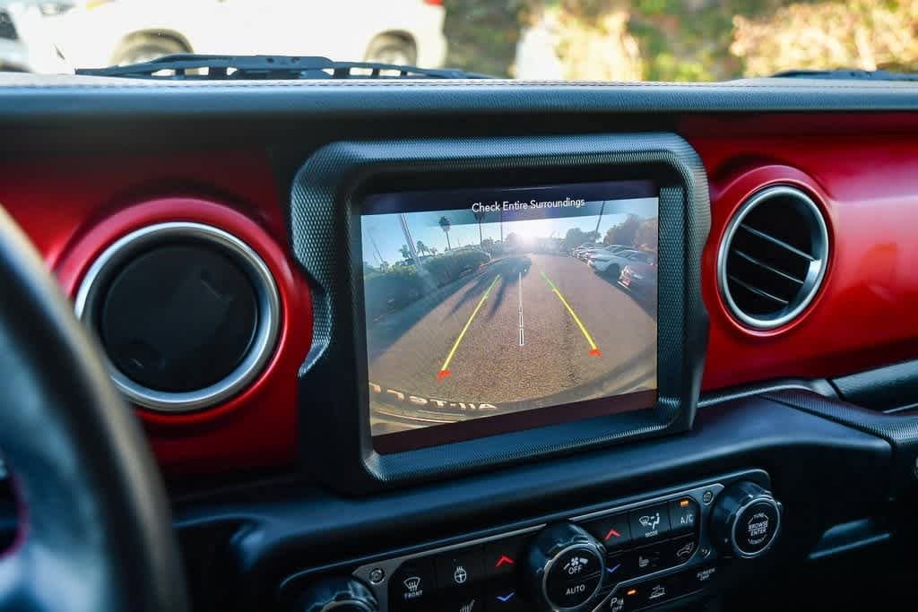 Thumbnail: 2021 Jeep Wrangler - 31