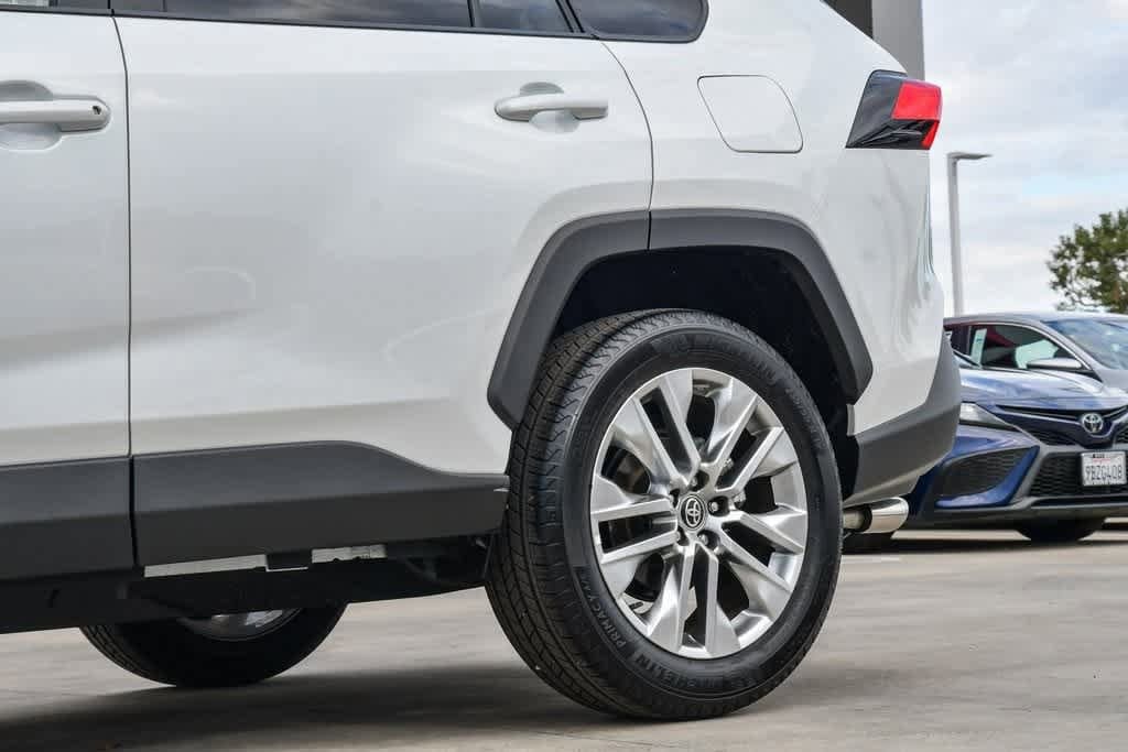 Thumbnail: 2025 Toyota RAV4 - 11