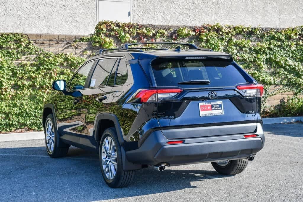 Thumbnail: 2025 Toyota RAV4 - 8