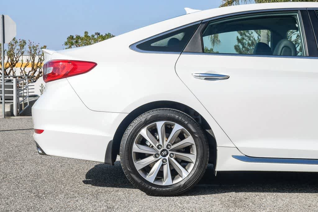 Thumbnail: 2017 Hyundai Sonata - 10