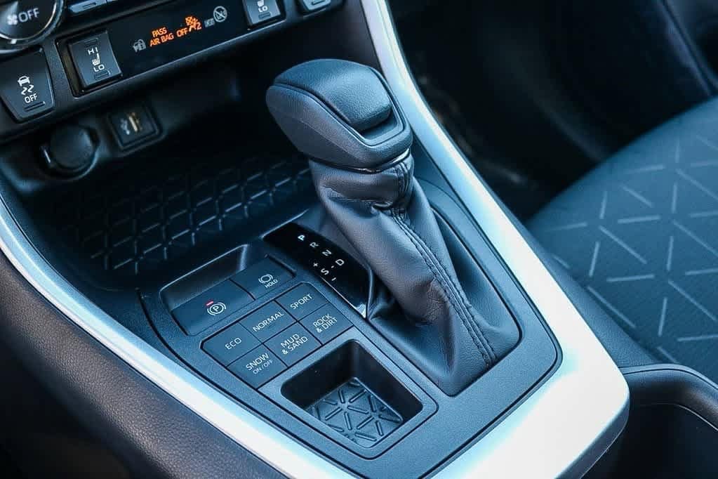 Thumbnail: 2025 Toyota RAV4 - 19