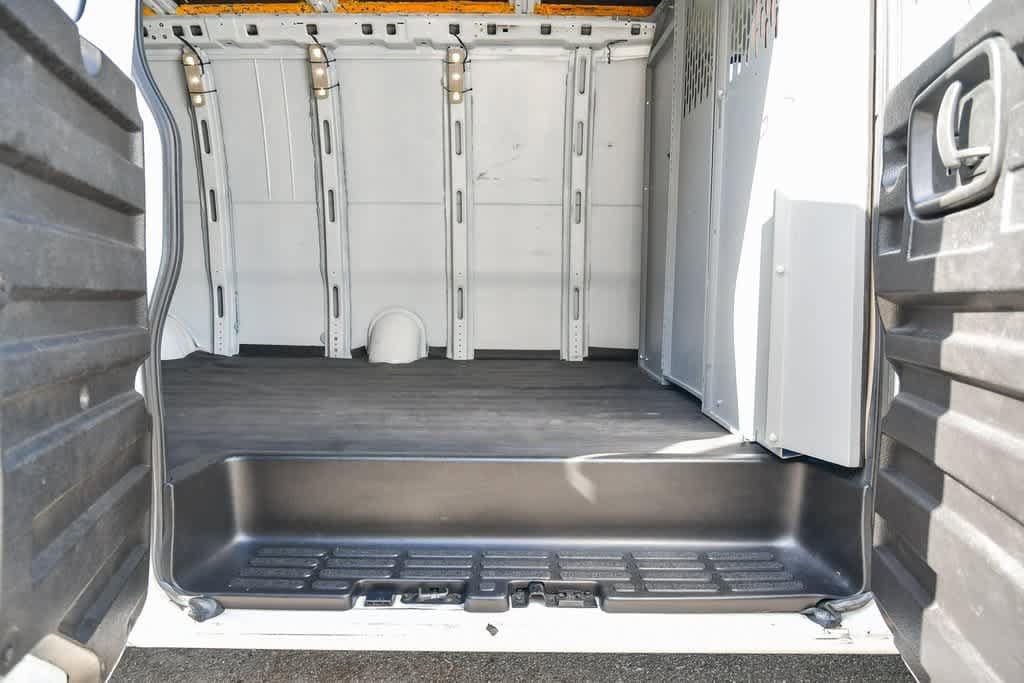 Thumbnail: 2019 GMC Savana - 20