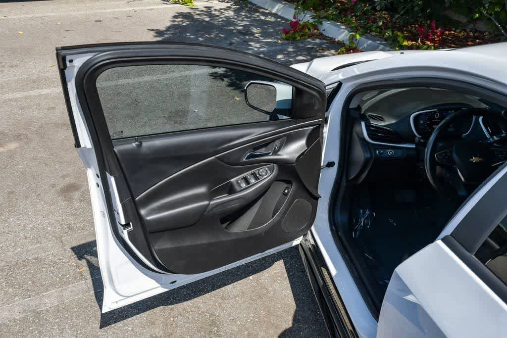 Thumbnail: 2019 Chevrolet Volt - 22