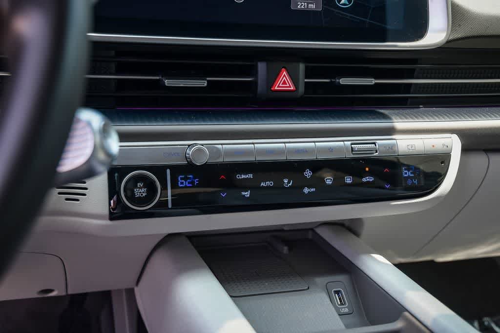 Thumbnail: 2023 Hyundai Ioniq 6 - 18