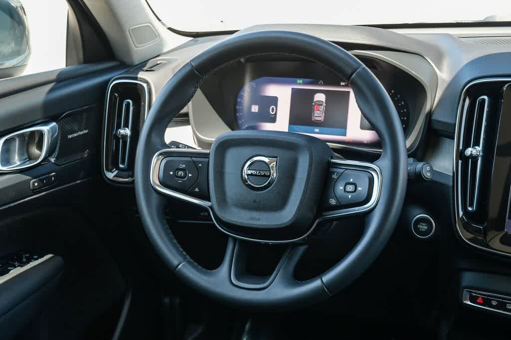 Thumbnail: 2023 Volvo XC40 - 11