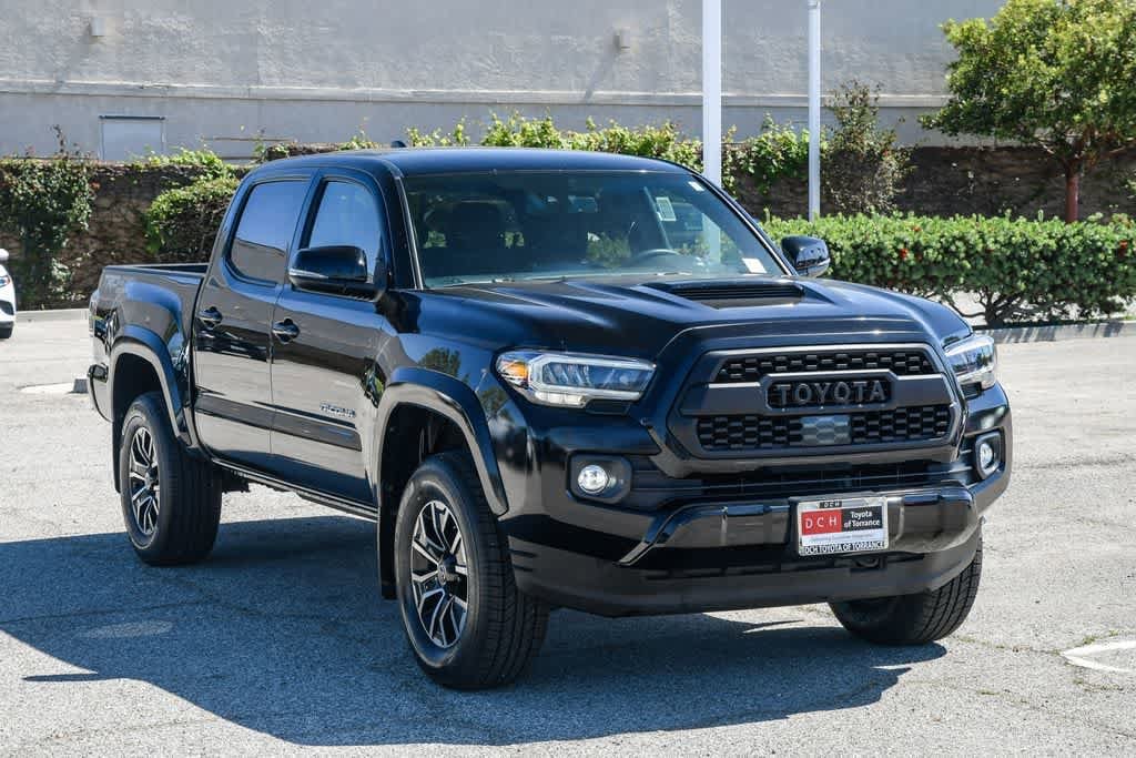 2023 Toyota Tacoma TRD Sport photo 2