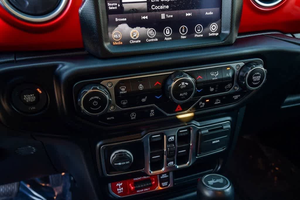 Thumbnail: 2021 Jeep Wrangler - 28