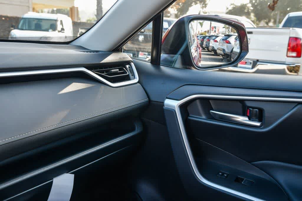 Thumbnail: 2025 Toyota RAV4 - 23