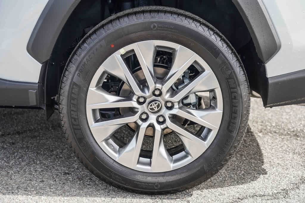 Thumbnail: 2025 Toyota RAV4 - 11