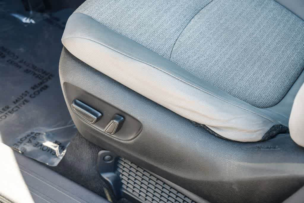 Thumbnail: 2024 Toyota Sienna - 25