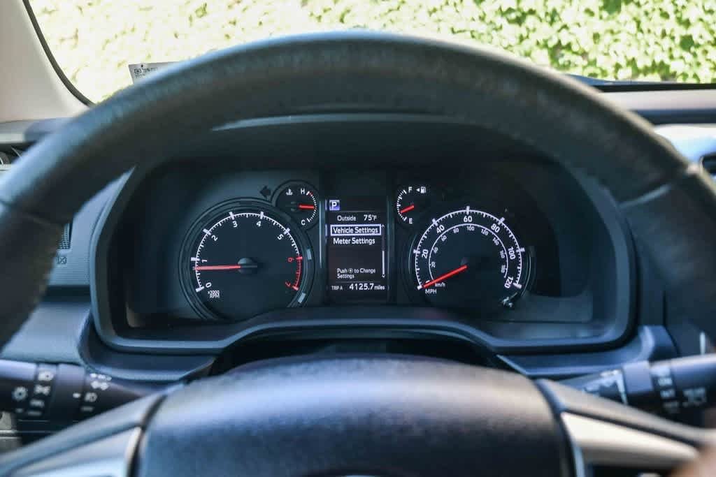 2022 Toyota 4Runner SR5 24