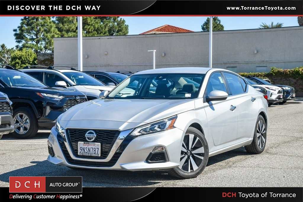 Used 2021 Nissan Altima 2.5 SV Car