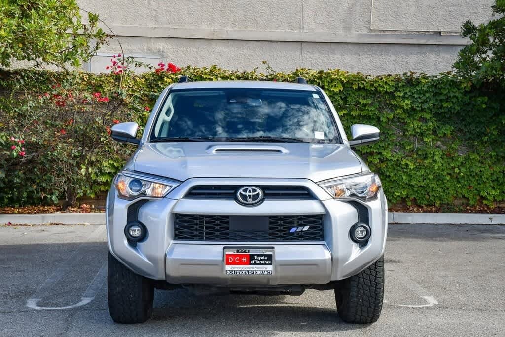 2021 Toyota 4Runner TRD Off-Road photo 2