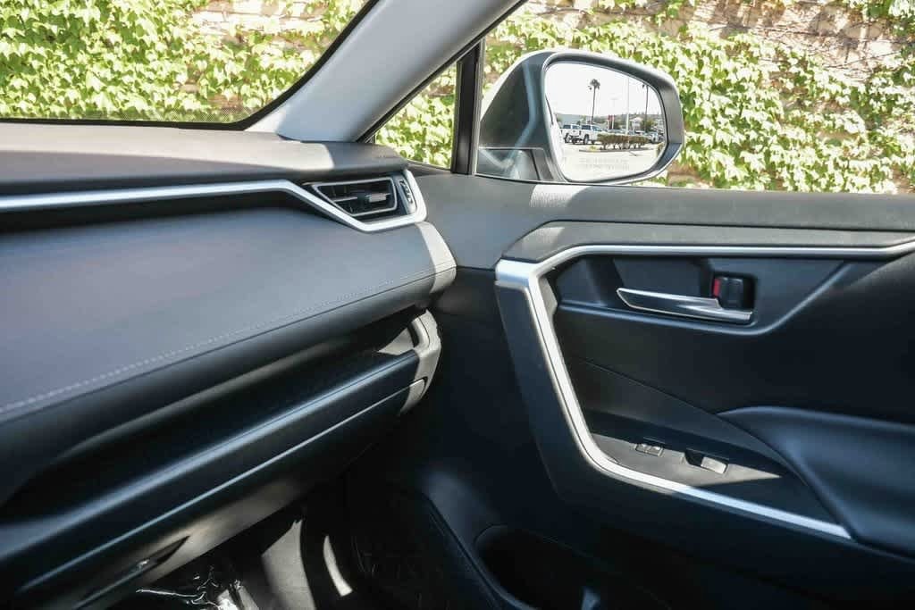 Thumbnail: 2024 Toyota RAV4 - 25