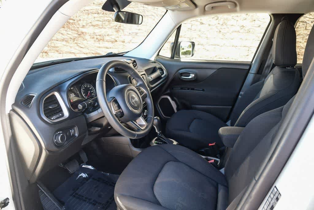 Thumbnail: 2016 Jeep Renegade - 16