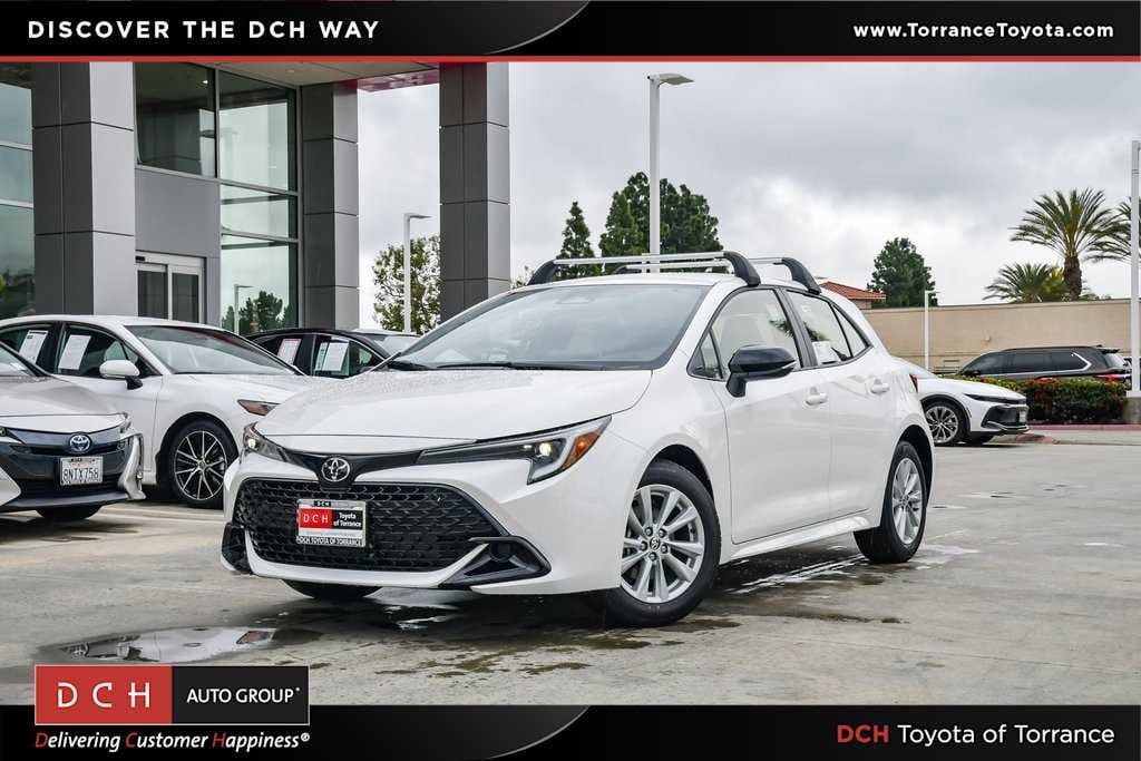 2026 Toyota Corolla Hatchback SE's photo