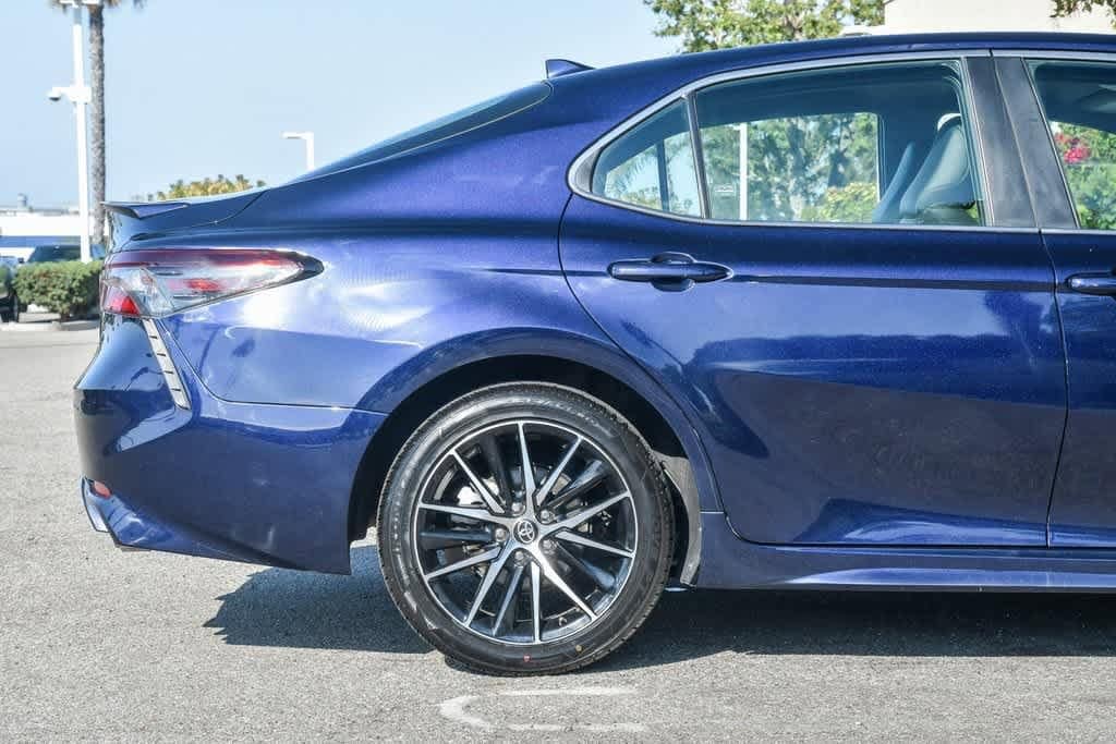 Thumbnail: 2022 Toyota Camry - 10