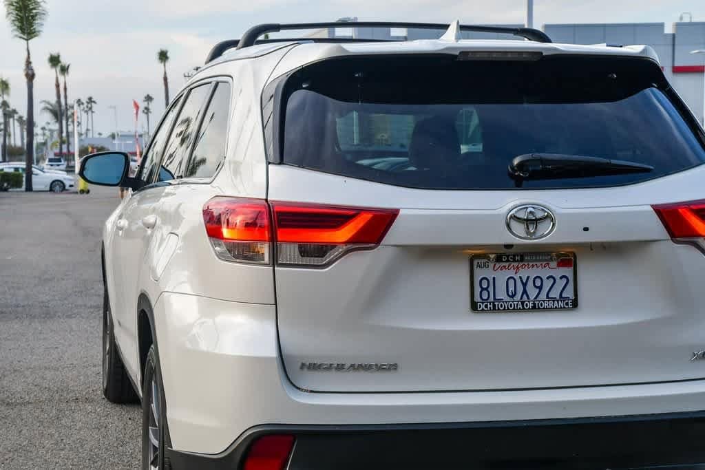 Thumbnail: 2019 Toyota Highlander - 6