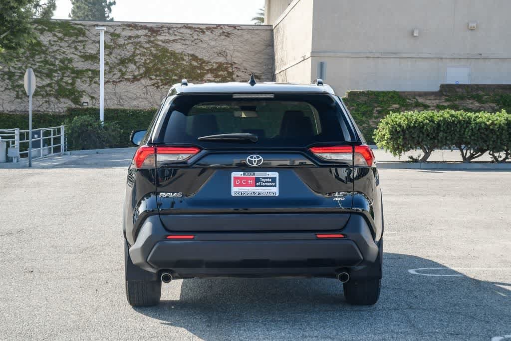 Thumbnail: 2019 Toyota RAV4 - 8