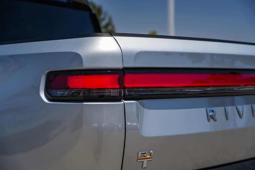 Thumbnail: 2023 Rivian R1T - 9