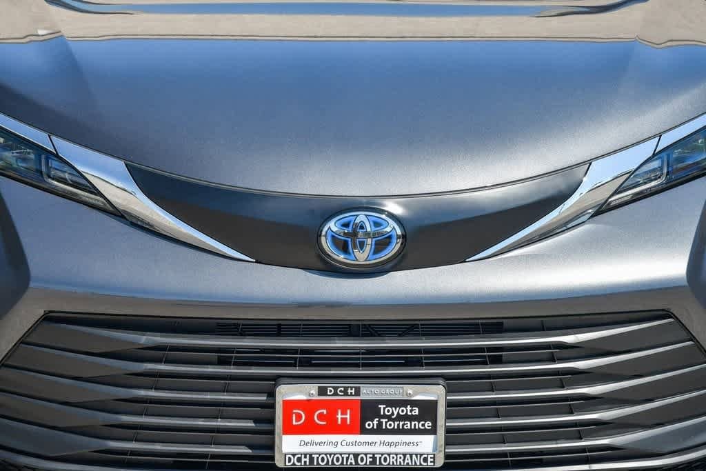 2025 Toyota Sienna LE 5