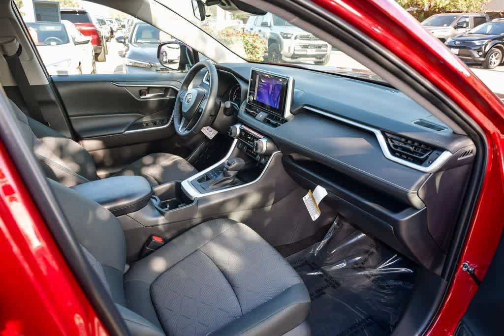 Thumbnail: 2025 Toyota RAV4 - 14