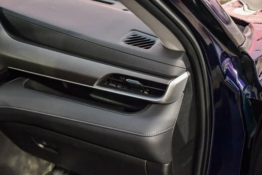 Thumbnail: 2022 Toyota Highlander - 15