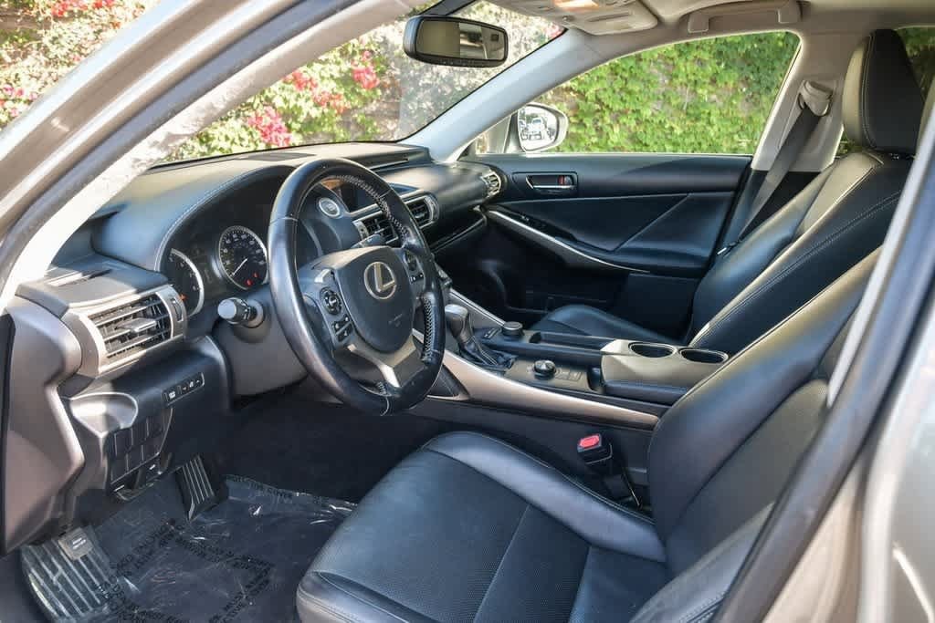 Thumbnail: 2016 Lexus IS - 16
