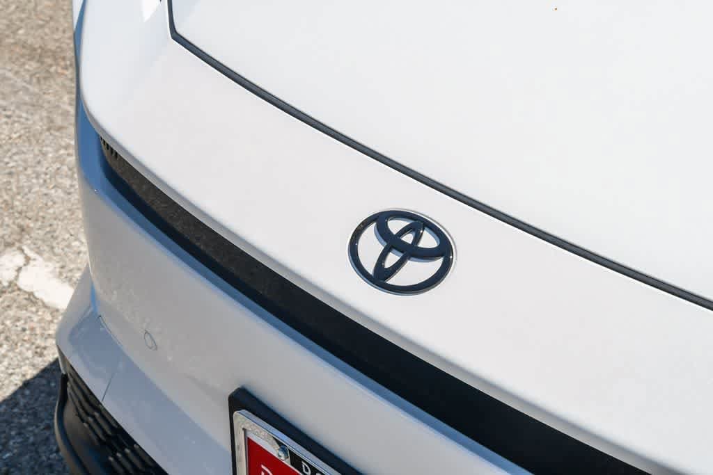 Thumbnail: 2026 Toyota C-HR - 5
