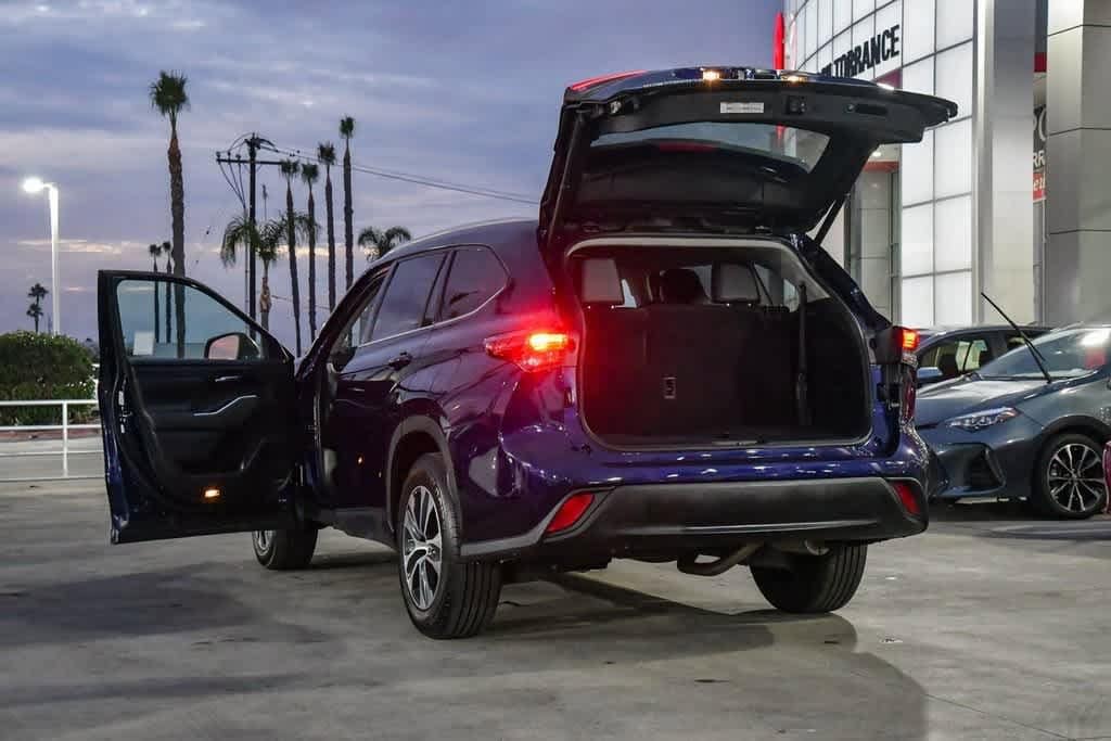 Thumbnail: 2022 Toyota Highlander - 29