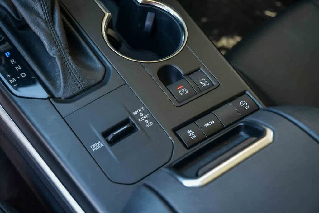 Thumbnail: 2022 Toyota Highlander - 23