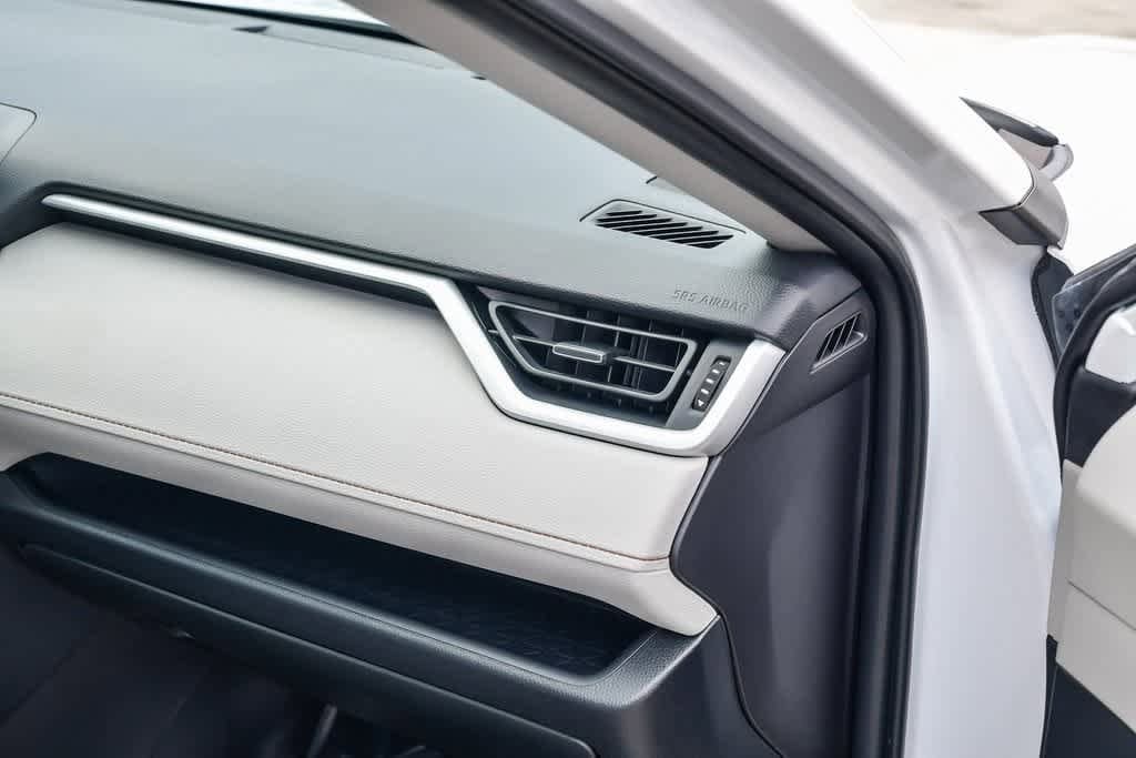 Thumbnail: 2025 Toyota RAV4 - 15