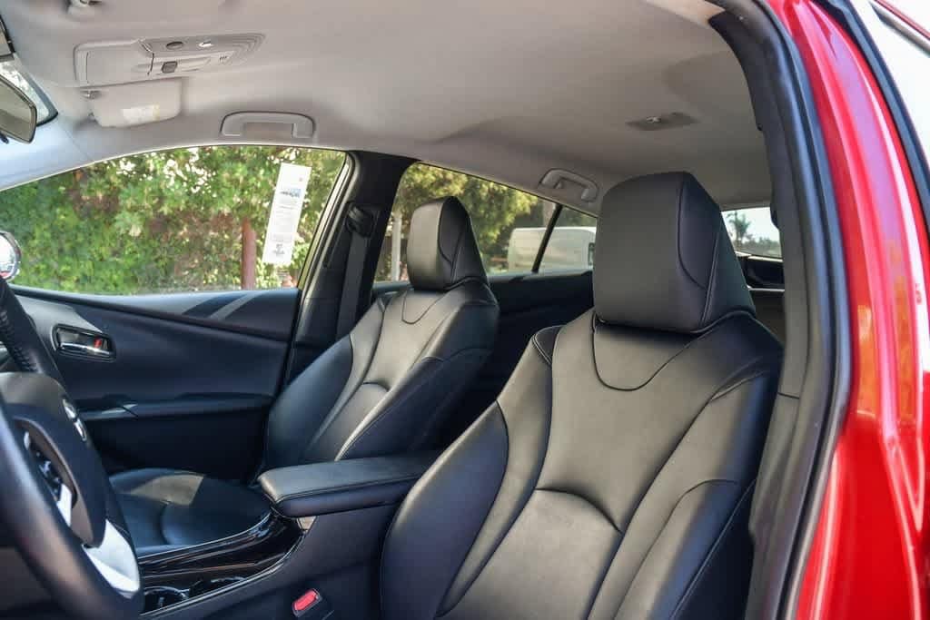 Thumbnail: 2017 Toyota Prius Prime - 18