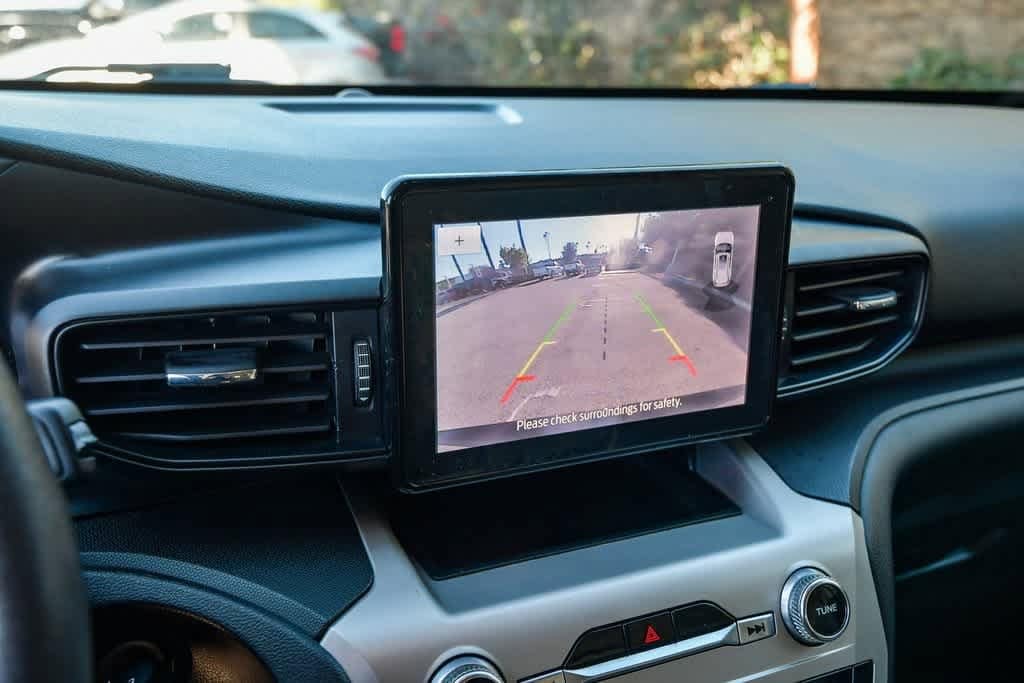 Thumbnail: 2021 Ford Explorer - 23