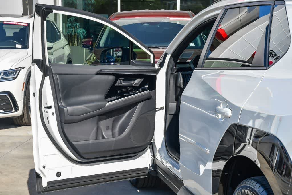 Thumbnail: 2023 Toyota bZ4X - 19