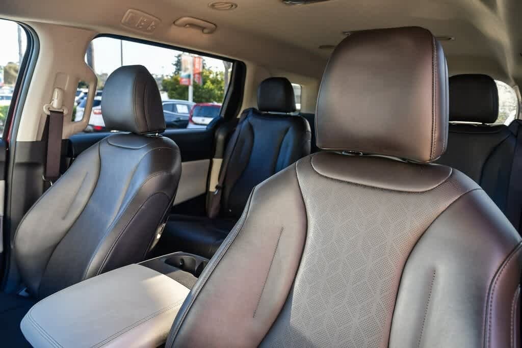 Thumbnail: 2024 Kia Carnival - 17