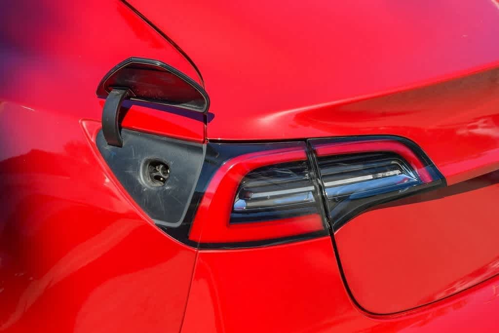 Thumbnail: 2019 Tesla Model 3 - 29