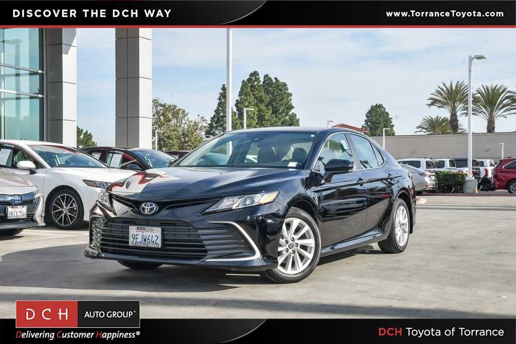 2023 Toyota Camry LE's photo