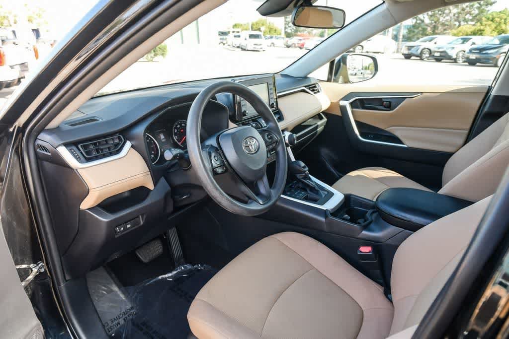 Thumbnail: 2019 Toyota RAV4 - 16