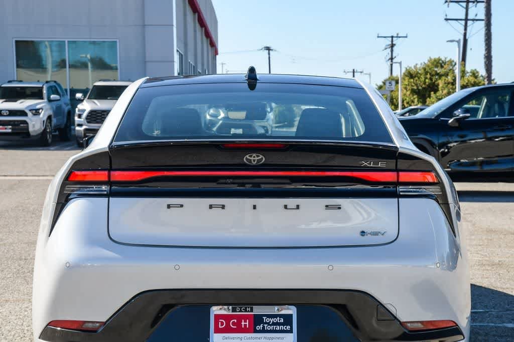 2024 Toyota Prius XLE photo 5