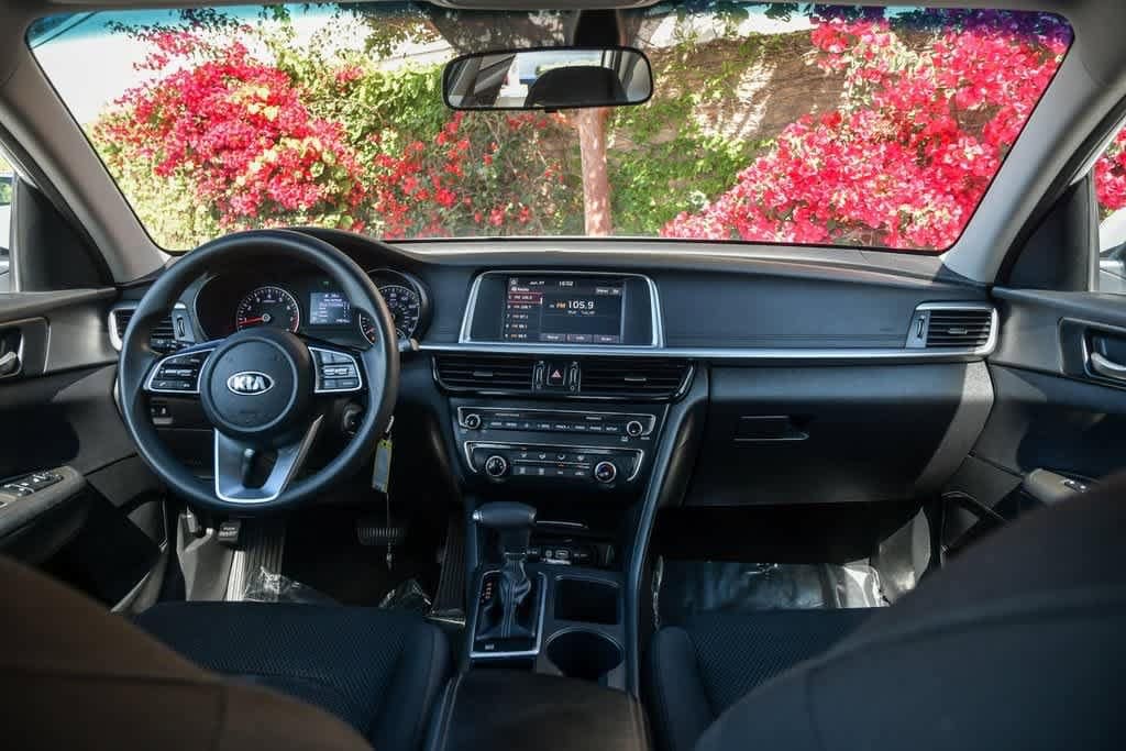 Thumbnail: 2020 Kia Optima - 12