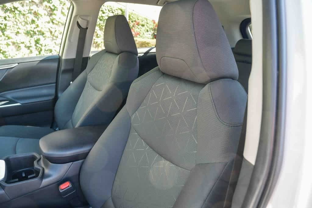 Thumbnail: 2024 Toyota RAV4 - 17