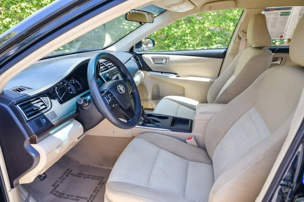 2015 Toyota Camry LE 17