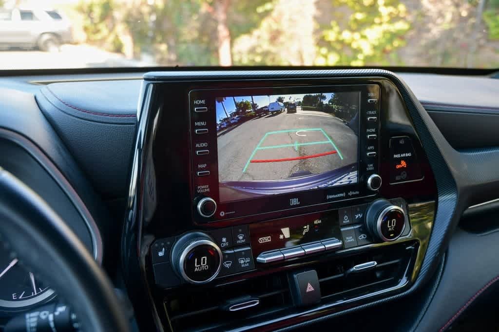 Thumbnail: 2022 Toyota Highlander - 27